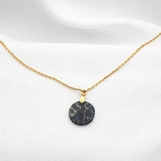 Mystic Onyx minimalistic necklace