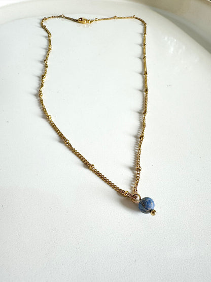 golden pearl necklace with blue pearl pendant 40,5 cm long