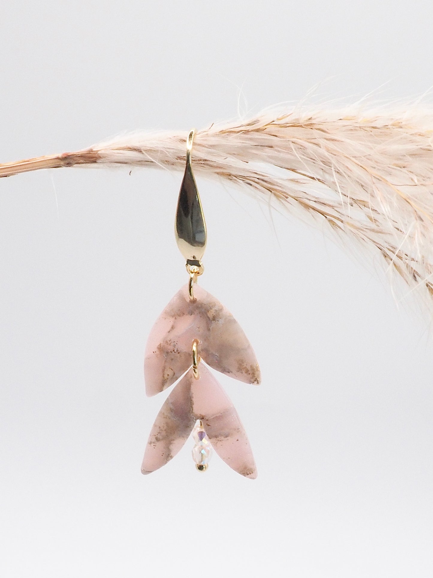 Rose dangle earring - Aphrodite's Breath